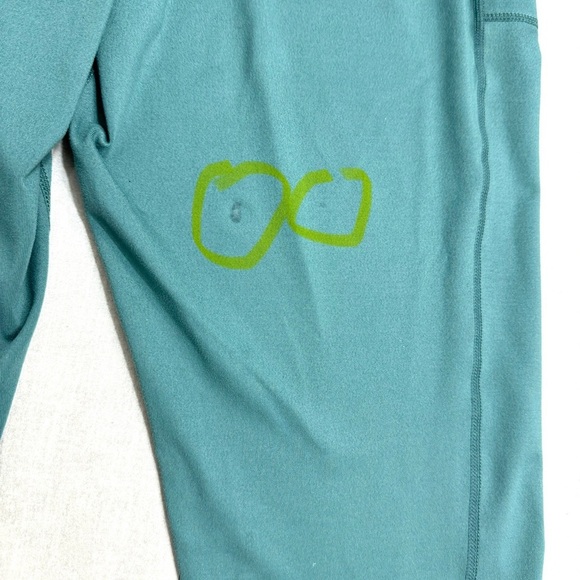 Ideology cropped leggings with pockets - Picture 5 of 5